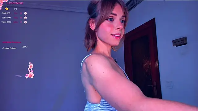 Snapshot of Arielle__03 chatting on 13, 9, 2025 Arielle 03 online show from 13, 9, 2025