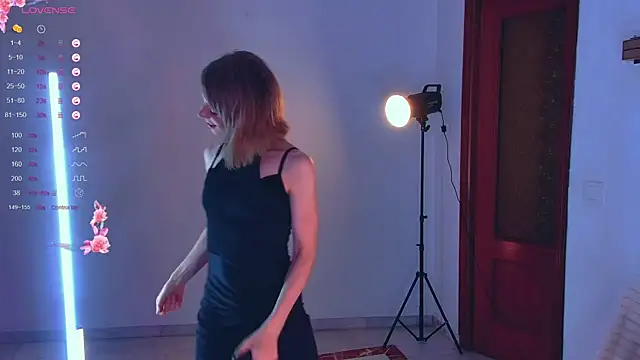 Snapshot of Arielle__03 chatting on 3, 10, 2025 Arielle 03 online show from 3, 10, 2025