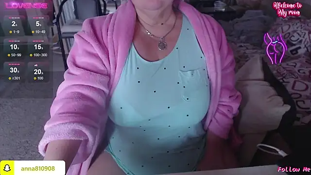 femme fatale1 online show from 15, 12, 2025