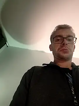 Snapshot of Geilalsboter23 chatting on 4, 11, 2025 Geilalsboter23 online show from 4, 11, 2025