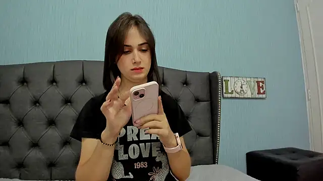 Snapshot of AndreaStivens chatting on 12, 3, 2025 AndreaStivens online show from 12, 3, 2025