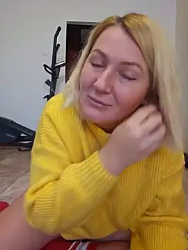 Snapshot of Marushka chatting on 10, 12, 2024 Marushka online show from 10, 12, 2024