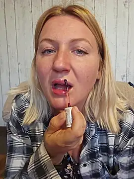 Snapshot of Marushka chatting on 24, 9, 2025 Marushka online show from 24, 9, 2025