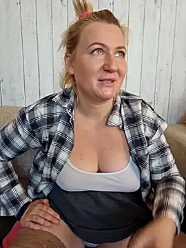 Snapshot of Marushka chatting on 27, 9, 2025 Marushka online show from 27, 9, 2025