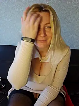 Snapshot of Marushka chatting on 4, 10, 2025 Marushka online show from 4, 10, 2025