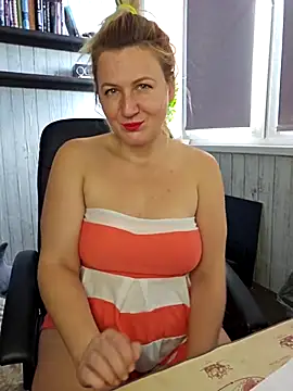 Snapshot of Marushka chatting on 19, 10, 2025 Marushka online show from 19, 10, 2025