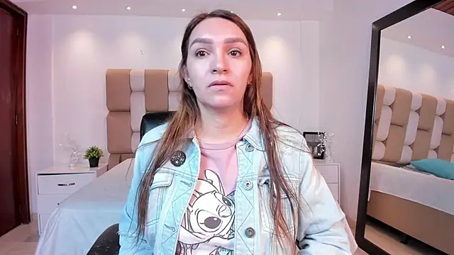 miataylorr1 online show from 15, 11, 2025