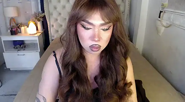 Snapshot of RebecaNextToYou chatting on 5, 1, 2025 RebecaNextToYou online show from 5, 1, 2025