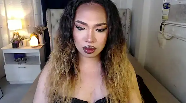 Snapshot of RebecaNextToYou chatting on 6, 1, 2025 RebecaNextToYou online show from 6, 1, 2025