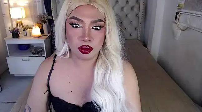 Snapshot of RebecaNextToYou chatting on 12, 1, 2025 RebecaNextToYou online show from 12, 1, 2025