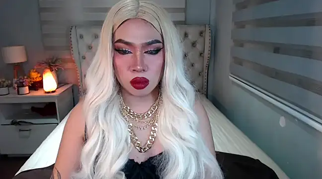 Snapshot of RebecaNextToYou chatting on 5, 2, 2025 RebecaNextToYou online show from 5, 2, 2025