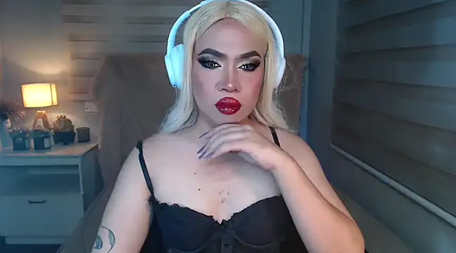 Snapshot of RebecaNextToYou chatting on 7, 3, 2025 RebecaNextToYou online show from 7, 3, 2025