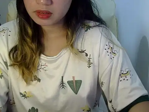 Snapshot of ___zurIII09_ chatting on 4, 10, 2025 zurIII09 online show from 4, 10, 2025