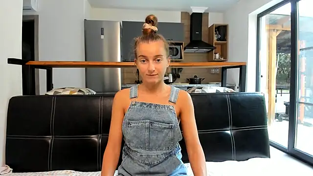 Snapshot of ElizSweet chatting on 23, 10, 2025 ElizSweet online show from 23, 10, 2025