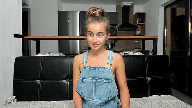 Snapshot of ElizSweet chatting on 4, 11, 2025 ElizSweet online show from 4, 11, 2025