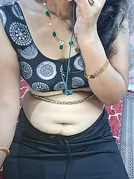 Snapshot of XBHUUME chatting on 2, 12, 2024 XBHUUME online show from 2, 12, 2024