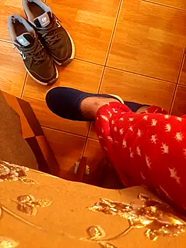 feet toes online show from 31, 10, 2025