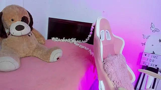 Blue Petite online show from 24, 2, 2025