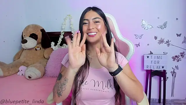 Blue Petite online show from 19, 3, 2025