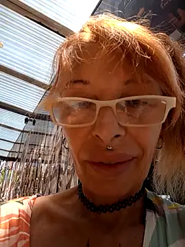 Snapshot of FrozenWaffle chatting on 25, 11, 2025 FrozenWaffle online show from 25, 11, 2025