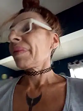 Snapshot of FrozenWaffle chatting on 25, 2, 2026 FrozenWaffle online show from 25, 2, 2026