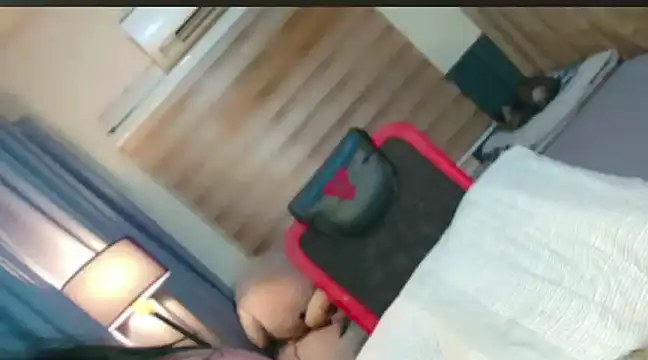 Snapshot of bella_maxwel chatting on 19, 1, 2025 bella maxwel online show from 19, 1, 2025