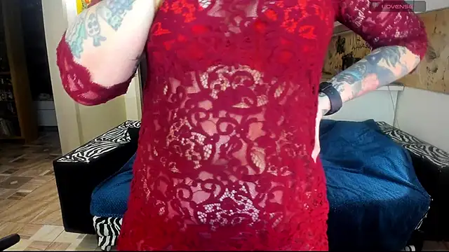 StacyTigerr online show from 4, 12, 2025