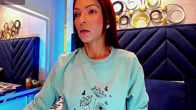 Snapshot of HannaPetit chatting on 25, 11, 2025 HannaPetit online show from 25, 11, 2025