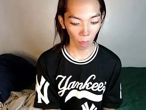 Snapshot of perly_169 chatting on 8, 12, 2024 perly 169 online show from 8, 12, 2024