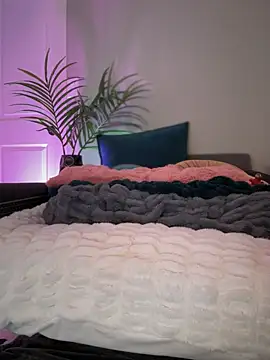 Fiona Kent  online show from 24, 12, 2024