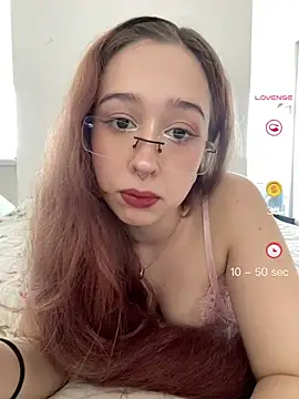 Snapshot of tsuki_chan_on chatting on 6, 6, 2026 tsuki chan on online show from 6, 6, 2026