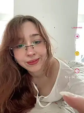 Snapshot of tsuki_chan_on chatting on 30, 6, 2026 tsuki chan on online show from 30, 6, 2026