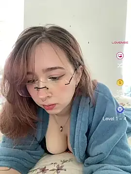 Snapshot of tsuki_chan_on chatting on 8, 7, 2026 tsuki chan on online show from 8, 7, 2026
