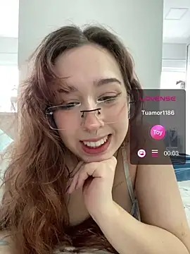 Snapshot of tsuki_chan_on chatting on 11, 7, 2026 tsuki chan on online show from 11, 7, 2026