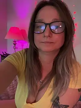 Snapshot of Vivian_MayXxX chatting on 22, 2, 2025 Vivian MayXxX online show from 22, 2, 2025