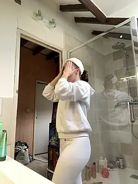 Daisy Michto Officiel online show from 7, 2, 2025