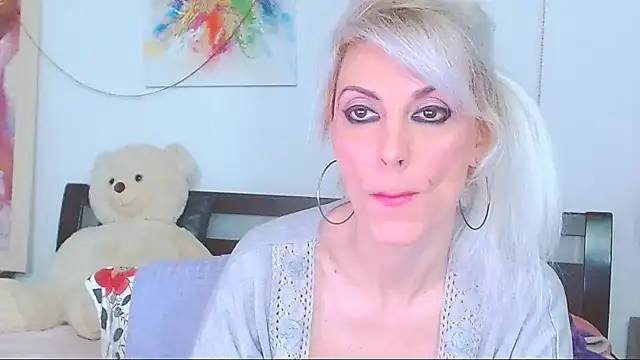 HoneyLara online show from 29, 3, 2026