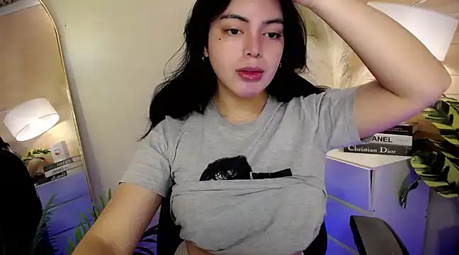 HotstuffCherrySummer online show from 30, 12, 2024