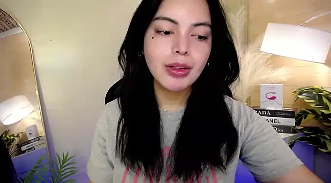 HotstuffCherrySummer online show from 31, 12, 2024