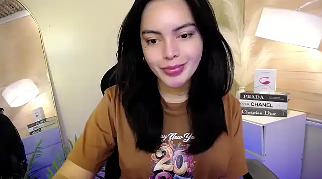 HotstuffCherrySummer online show from 2, 1, 2025