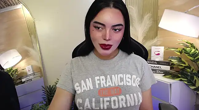 HotstuffCherrySummer online show from 1, 2, 2025