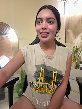Snapshot of HotstuffCherrySummer chatting on 6, 5, 2026 HotstuffCherrySummer online show from 6, 5, 2026