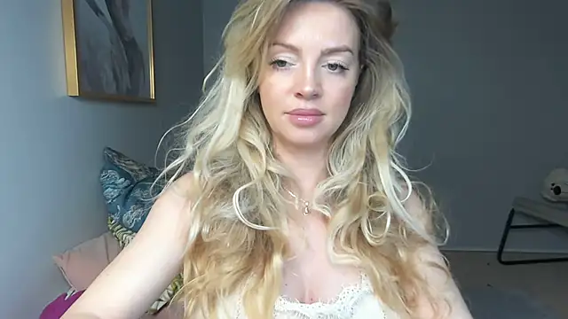 Snapshot of BelieveinEmliy chatting on 12, 1, 2025 BelieveinEmliy online show from 12, 1, 2025