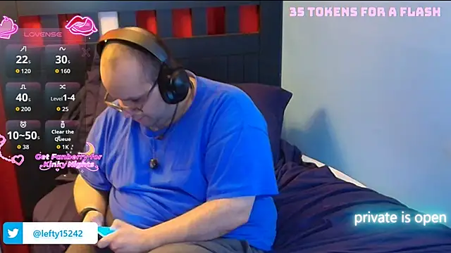 Snapshot of lefty15242 chatting on 2, 11, 2025 lefty15242 online show from 2, 11, 2025