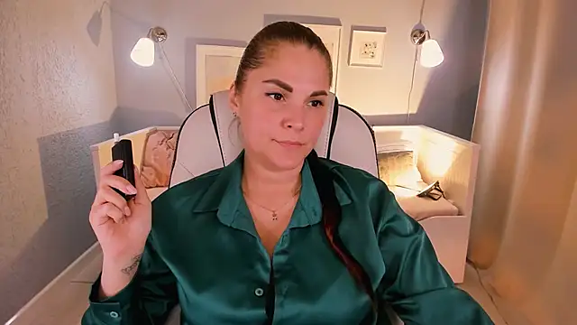 Snapshot of Ellis_Foxy chatting on 18, 12, 2024 Ellis Foxy online show from 18, 12, 2024