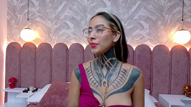 NicoleBlum online show from 27, 1, 2025