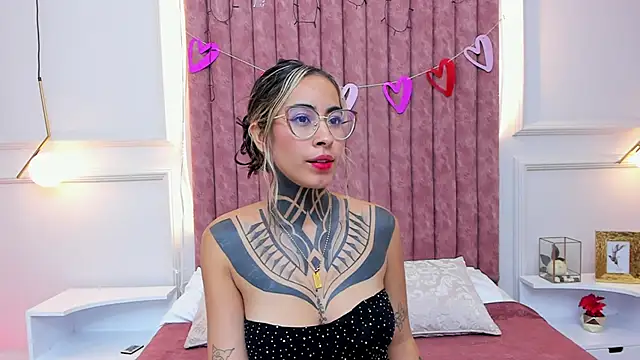 NicoleBlum online show from 12, 2, 2025