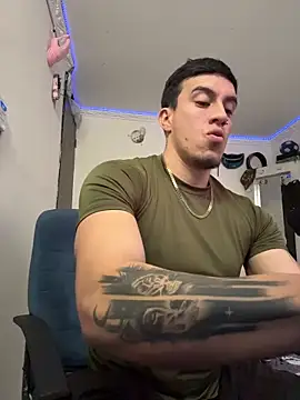 Snapshot of strongboy_ chatting on 6, 4, 2026 strongboy online show from 6, 4, 2026