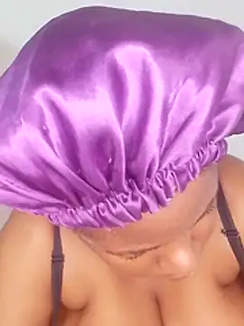 Snapshot of bigtitssxx chatting on 12, 4, 2026 bigtitssxx online show from 12, 4, 2026