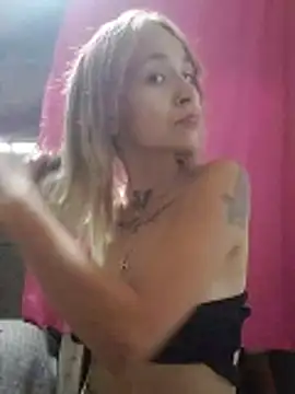 Snapshot of fablob23 chatting on 6, 6, 2026 fablob23 online show from 6, 6, 2026